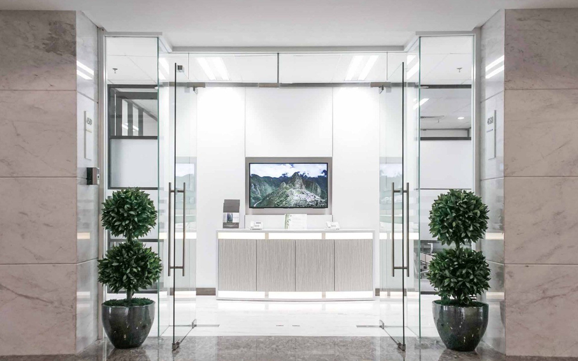 JAPANESE QUALITY IN OFFICE DESIGN